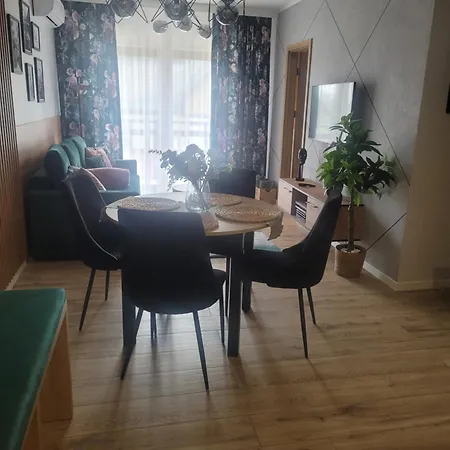 Z Basenem I Jacuzzi Karmelowy Na Dolnej Park A13, Ul Dolna 7a * Шклярська Поремба