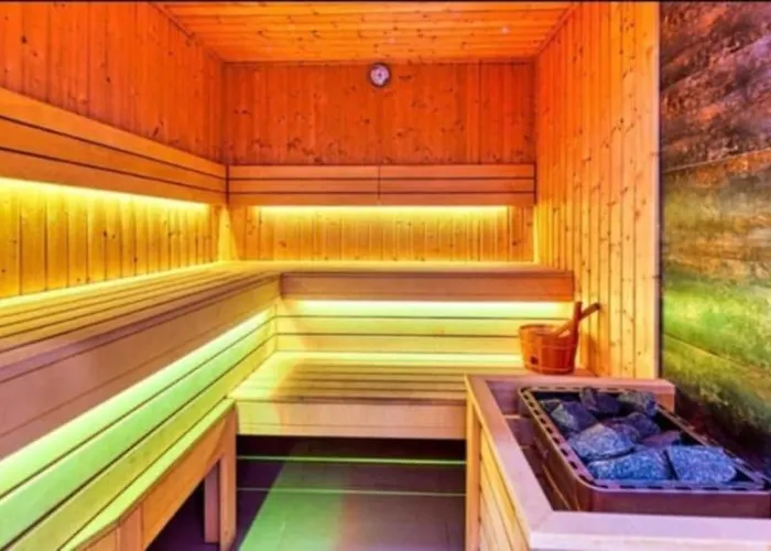 Z Basenem I Jacuzzi Karmelowy Na Dolnej Park A13, Ul Dolna 7a Apartment *