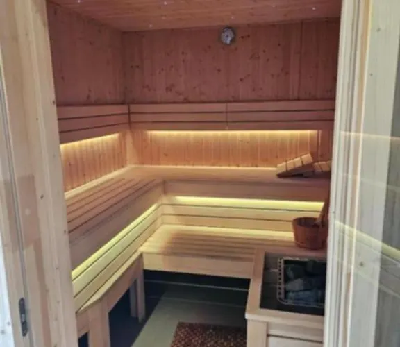 Z Basenem I Jacuzzi Karmelowy Na Dolnej Park A13, Ul Dolna 7a Appartement